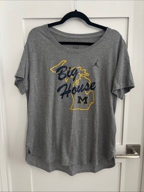 Jordan Size XL Gray University of Michigan Tee